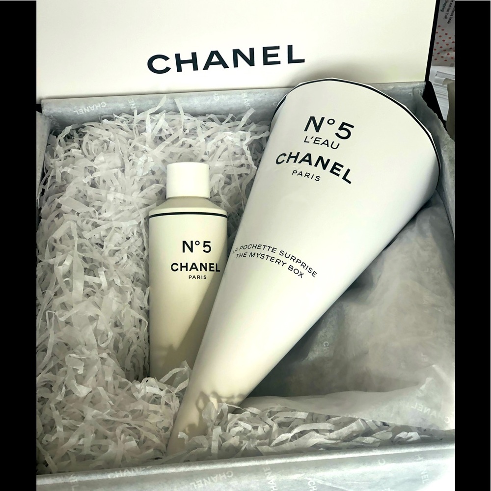 Chanel Factory 5 gift set, mystery bag, bath gel new in box! Price for set
